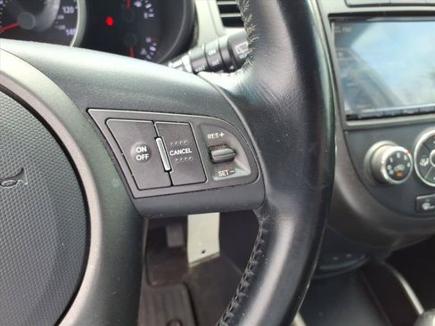Used 2013 Kia Soul + w/ Audio Pkg FWD image 31