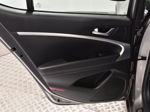 Used 2023 Genesis G70 2.0T image 25