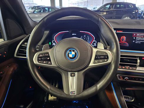 Used 2022 BMW X5 xDrive45e w/ M Sport Package image 11