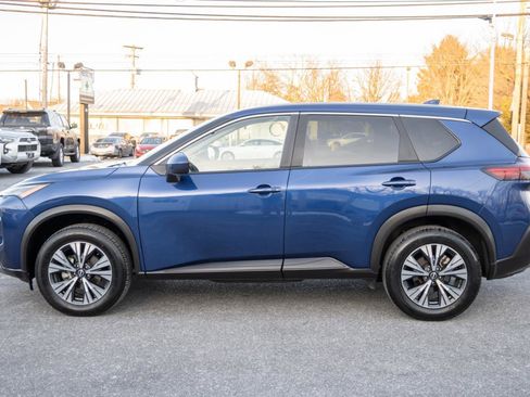 Used 2023 Nissan Rogue SV FWD image 8