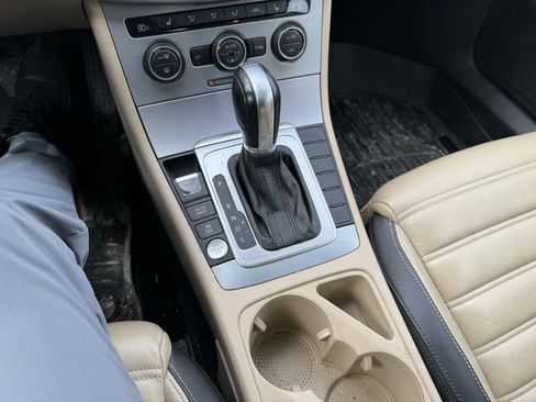 Used 2017 Volkswagen CC R-Line Executive image 11