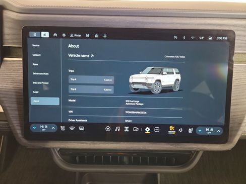 Used 2024 Rivian R1S Adventure AWD/4WD image 29