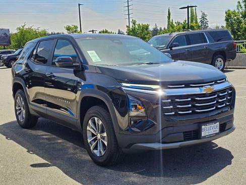 New 2026 Chevrolet Equinox LT w/ Safety and Technology Package FWD image 7