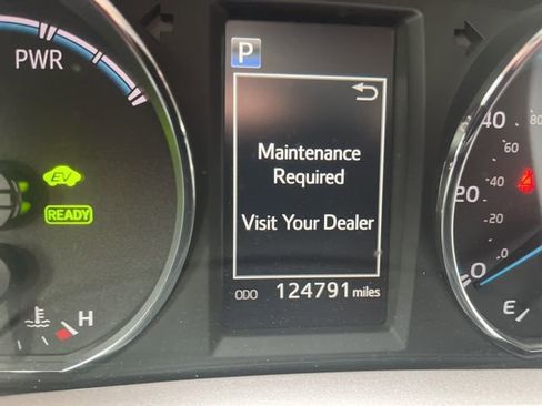 Used 2017 Toyota RAV4 XLE image 12