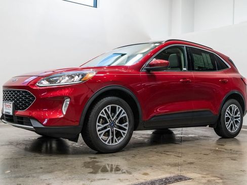 Used 2020 Ford Escape SEL AWD/4WD image 3