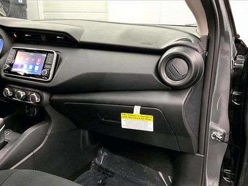 New 2025 Nissan Kicks Play S image 28