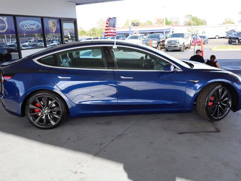 Used 2020 Tesla Model 3 Performance image 4