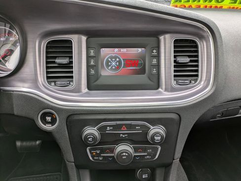 Used 2016 Dodge Charger SE w/ Power Sunroof Group image 22
