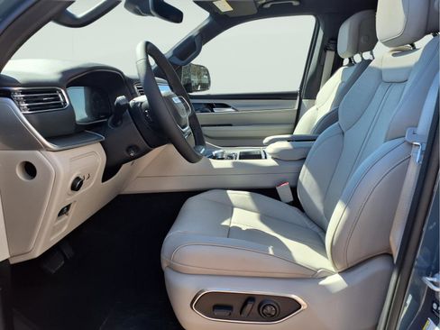 New 2026 Jeep Grand Wagoneer 2WD image 10