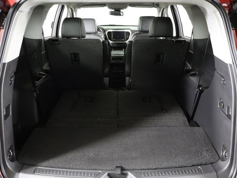 Used 2021 GMC Acadia SLT w/ Elevation Edition image 24