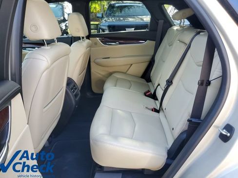 Used 2017 Cadillac XT5 Luxury w/ Driver Awareness Package FWD image 11