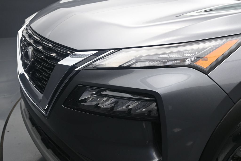 Used 2023 Nissan Rogue S AWD/4WD image 17