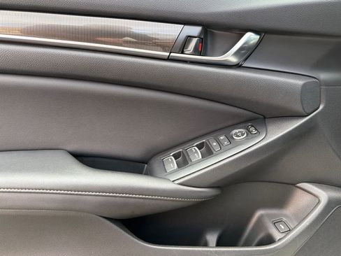 Used 2019 Honda Accord Sport image 14