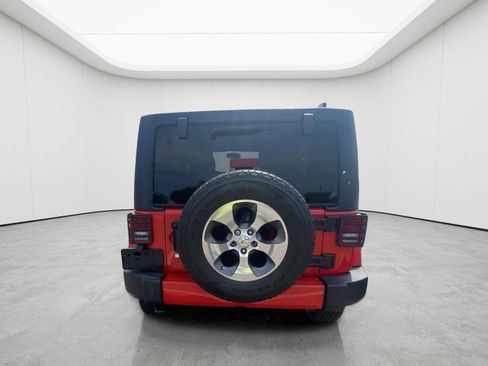 Used 2017 Jeep Wrangler Unlimited Sahara w/ Connectivity Group AWD/4WD image 27
