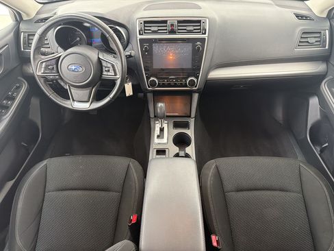 Used 2018 Subaru Outback 2.5i Premium AWD/4WD image 16