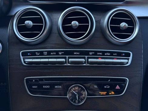 Used 2018 Mercedes-Benz C 300 4MATIC Sedan image 56