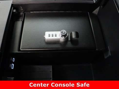 Used 2024 Toyota Tundra Limited image 25