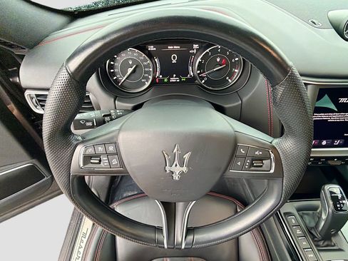 Used 2023 Maserati Levante GT AWD/4WD image 40