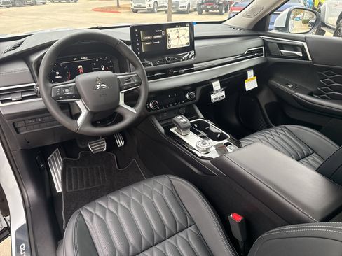 New 2026 Mitsubishi Outlander SEL image 6