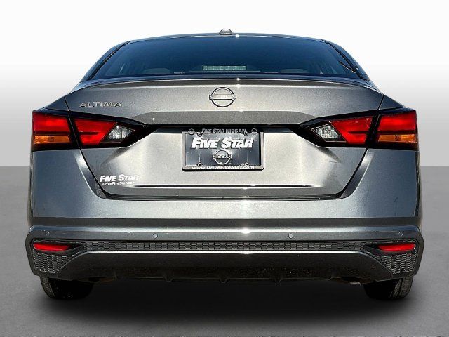 Used 2025 Nissan Altima 2.5 SV FWD image 6