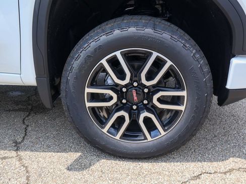 New 2026 GMC Sierra 1500 AT4 w/ AT4 Premium Package AWD/4WD image 31