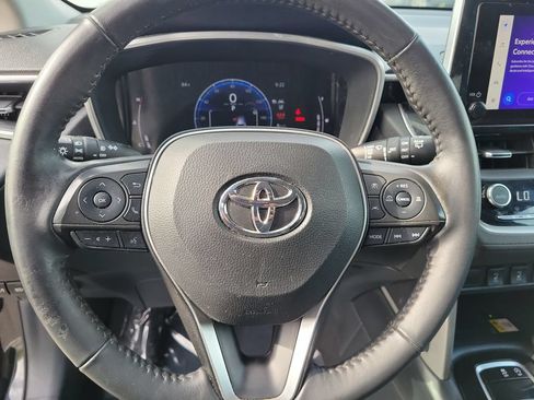 Used 2023 Toyota Corolla Cross XLE w/ Convenience Package FWD image 13