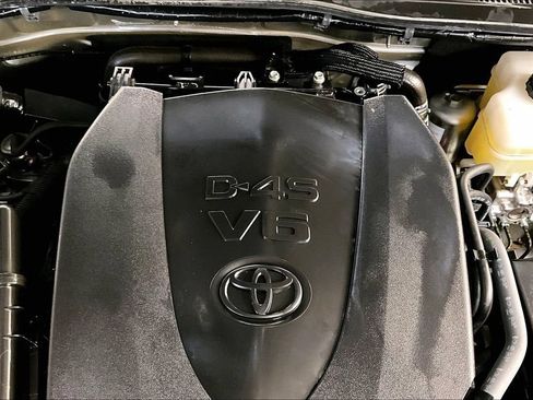 Used 2022 Toyota Tacoma w/ SR5 Package image 31