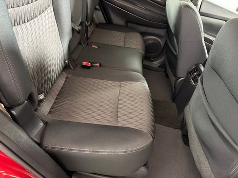 Used 2018 Nissan Rogue SV w/ Premium Package FWD image 21