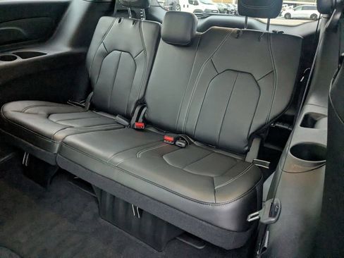 New 2026 Chrysler Pacifica Select FWD image 27