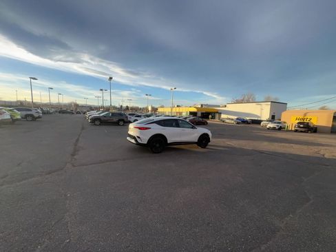 Used 2025 Buick Envista Sport Touring image 9