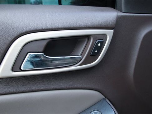 Used 2017 GMC Yukon Denali w/ Open Road Package image 15