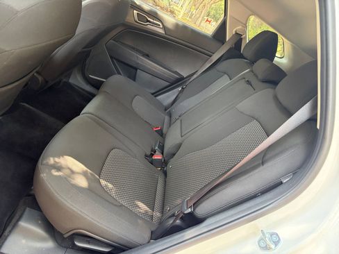 Used 2025 Kia Sportage LX image 23