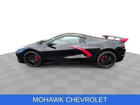Used 2024 Chevrolet Corvette Stingray Preferred Cpe w/ Z51 Performance Package RWD image 5