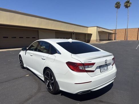 Used 2018 Honda Accord Sport image 5