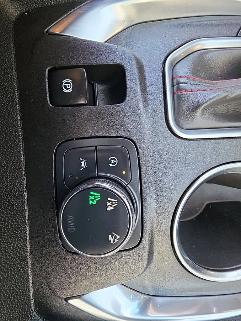 Used 2024 Chevrolet Traverse RS AWD/4WD image 19