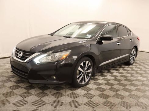 Used 2016 Nissan Altima 3.5 SR w/ Interior Lighting Package FWD image 1