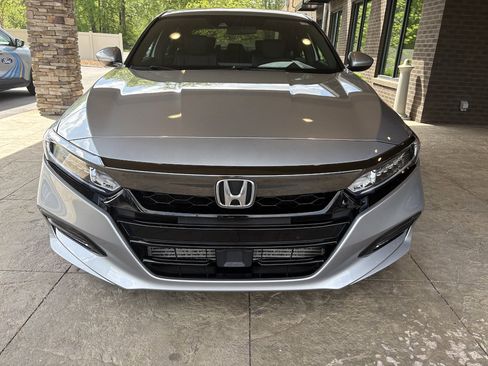 Used 2019 Honda Accord Sport image 3