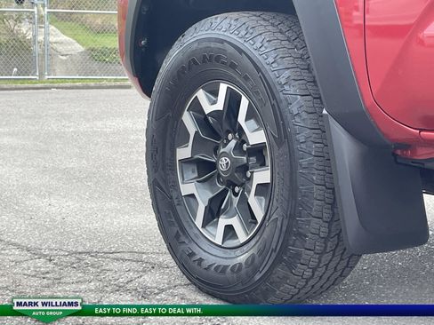 Used 2021 Toyota Tacoma TRD Off-Road image 10