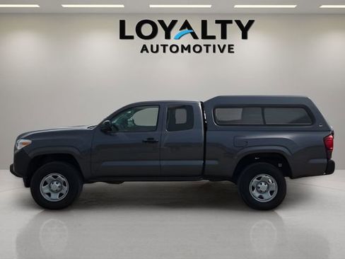 Used 2022 Toyota Tacoma SR image 2