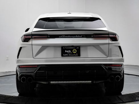 Used 2022 Lamborghini Urus image 12