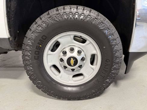 Used 2015 Chevrolet Silverado 2500 W/T image 2