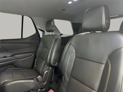 Used 2018 Chevrolet Traverse Premier w/ Driver Confidence II Package FWD image 12