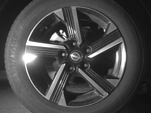 Used 2025 Nissan Sentra SV FWD image 13