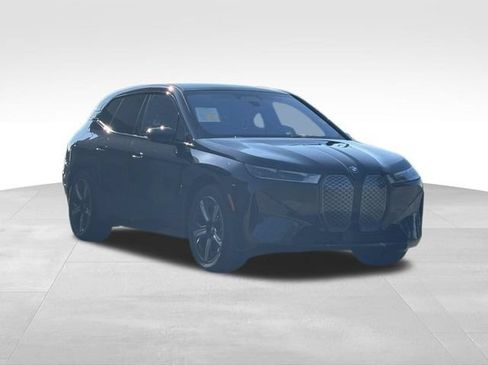 Used 2024 BMW iX xDrive50 w/ Premium Package AWD/4WD image 11