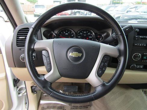 Used 2014 Chevrolet Silverado 2500 LT w/ Interior Plus Package RWD image 13