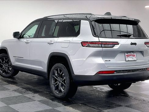 New 2025 Jeep Grand Cherokee L Limited image 2