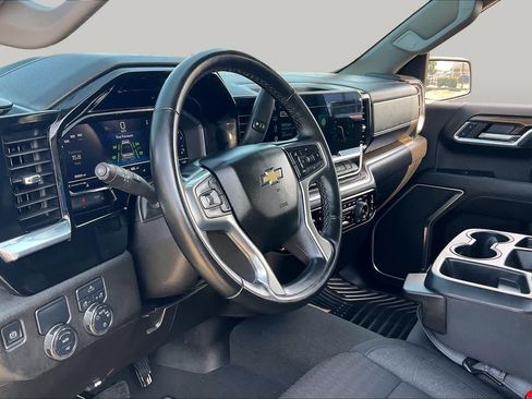 Used 2025 Chevrolet Silverado 1500 LT RWD image 18