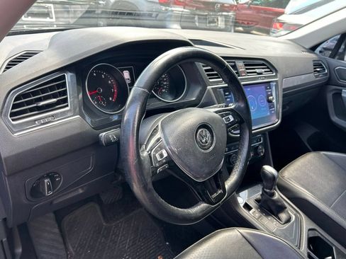 Used 2018 Volkswagen Tiguan SE FWD image 22