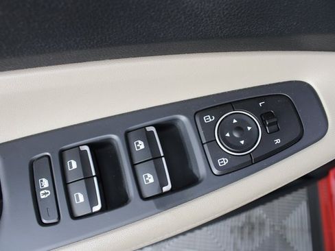 Used 2022 Hyundai Santa Fe SEL w/ Convenience Package image 14