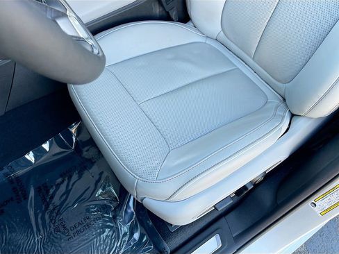 Certified 2023 Jeep Grand Cherokee L Overland w/ Rear Seat Video Group I image 20